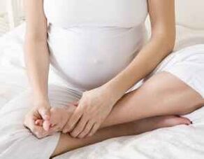 Für eine schwangere Frau ist es wichtig, Pilzkrankheiten zu behandeln, um das Baby nicht zu infizieren. 