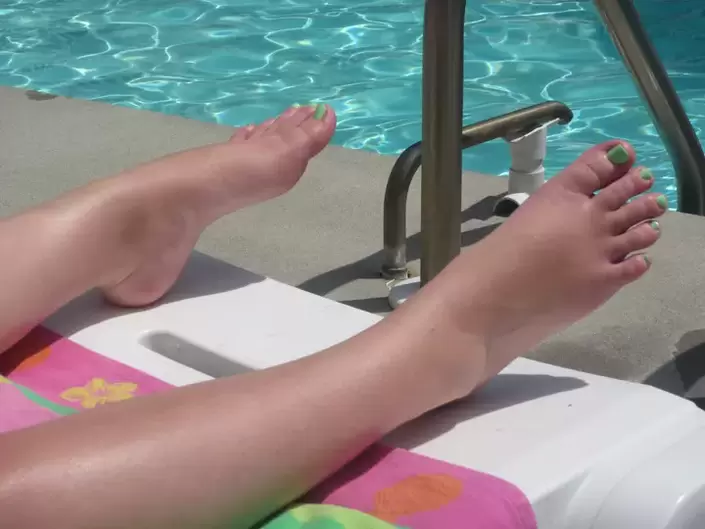 pilzfreie Füße am Pool